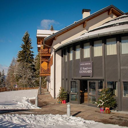 Hotel Leonard Нова Поненте Екстериор снимка