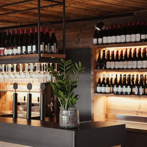 Hotel Leonard Нова Поненте Екстериор снимка