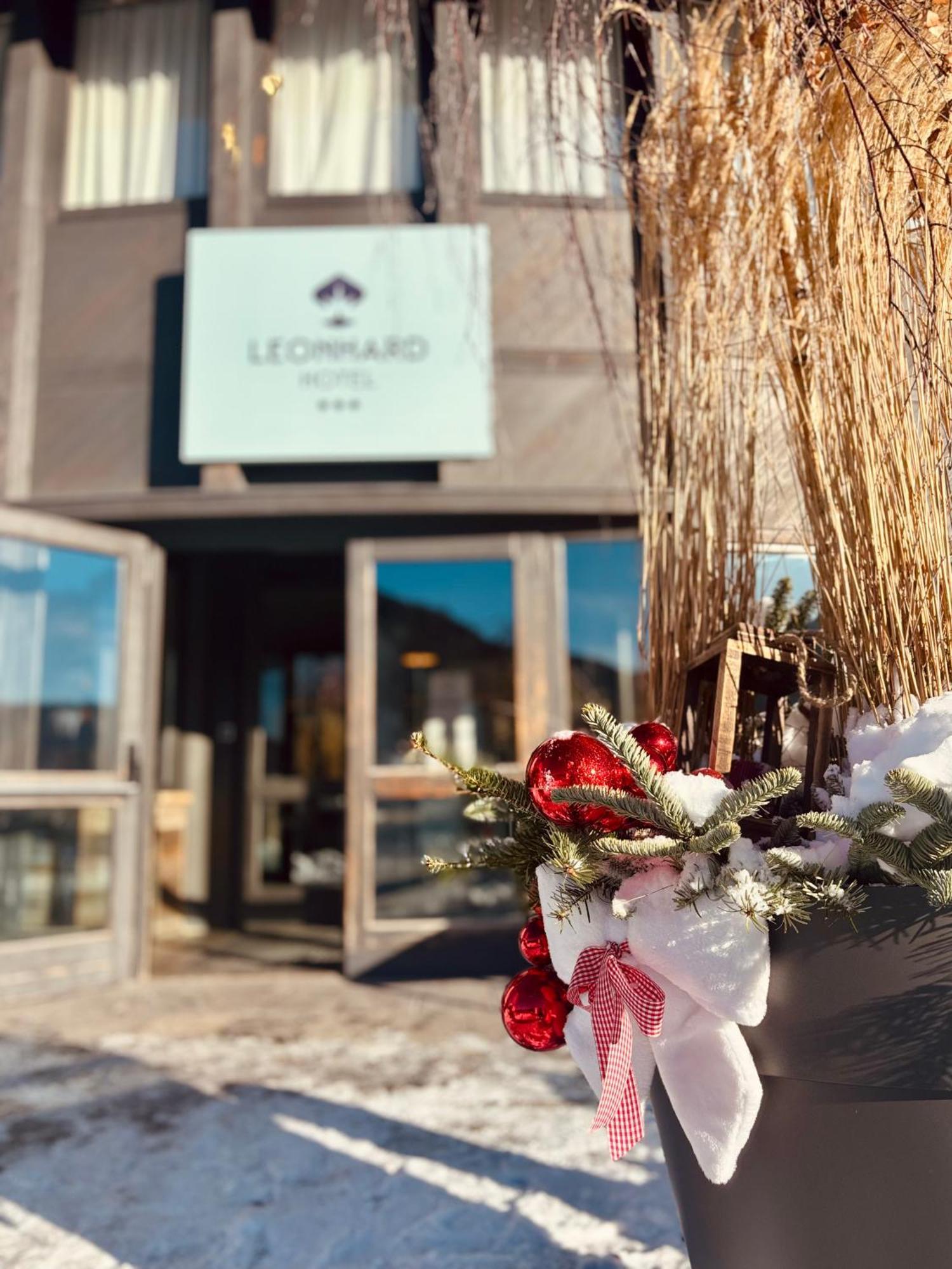 Hotel Leonard Нова Поненте Екстериор снимка